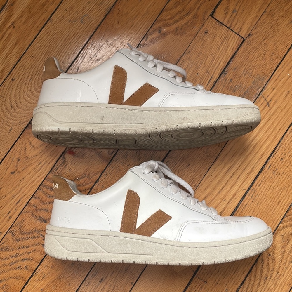 Veja Urca Bicolor Low-Top Sneakers size 8